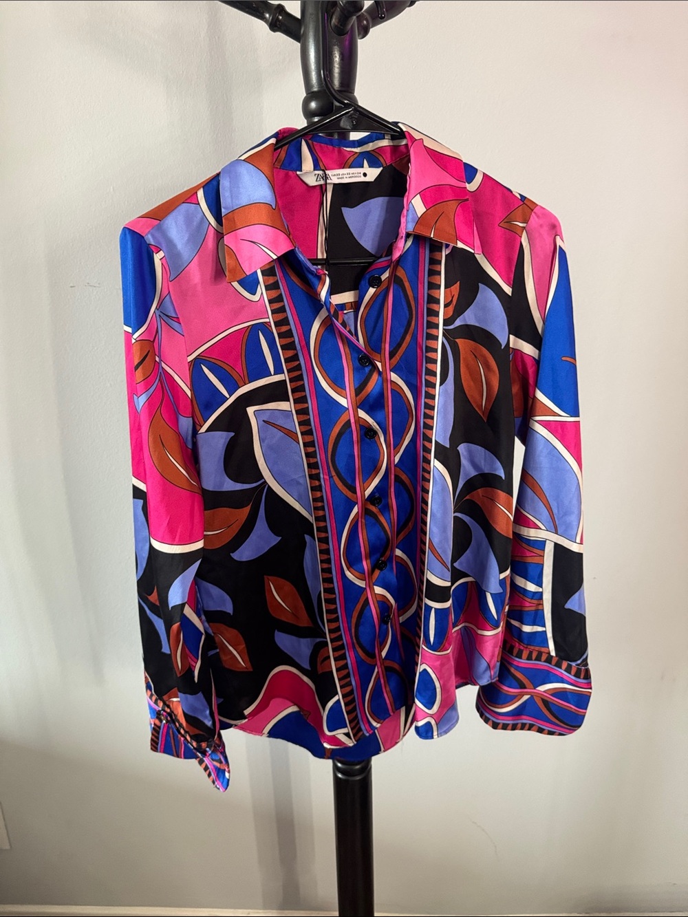 Bold Multicolor Abstract Print Button-Up Blouse - Pink, Blue, Black